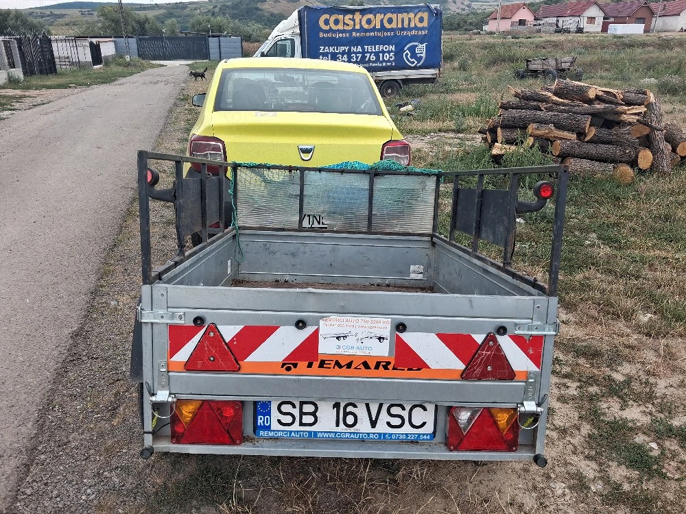 vând sau schimb logan 2017 1.2 și o remorca din 2021