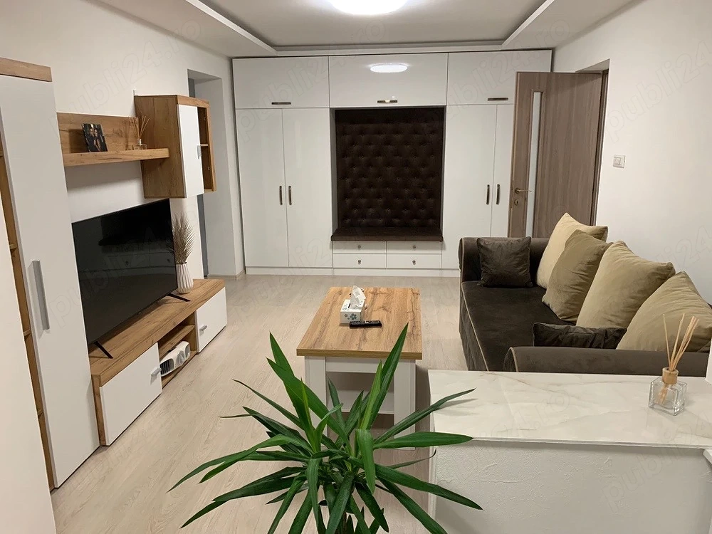Apartament 2 camere,etaj 1,Zona Rotonda(vis-a-vis de McDonalds)