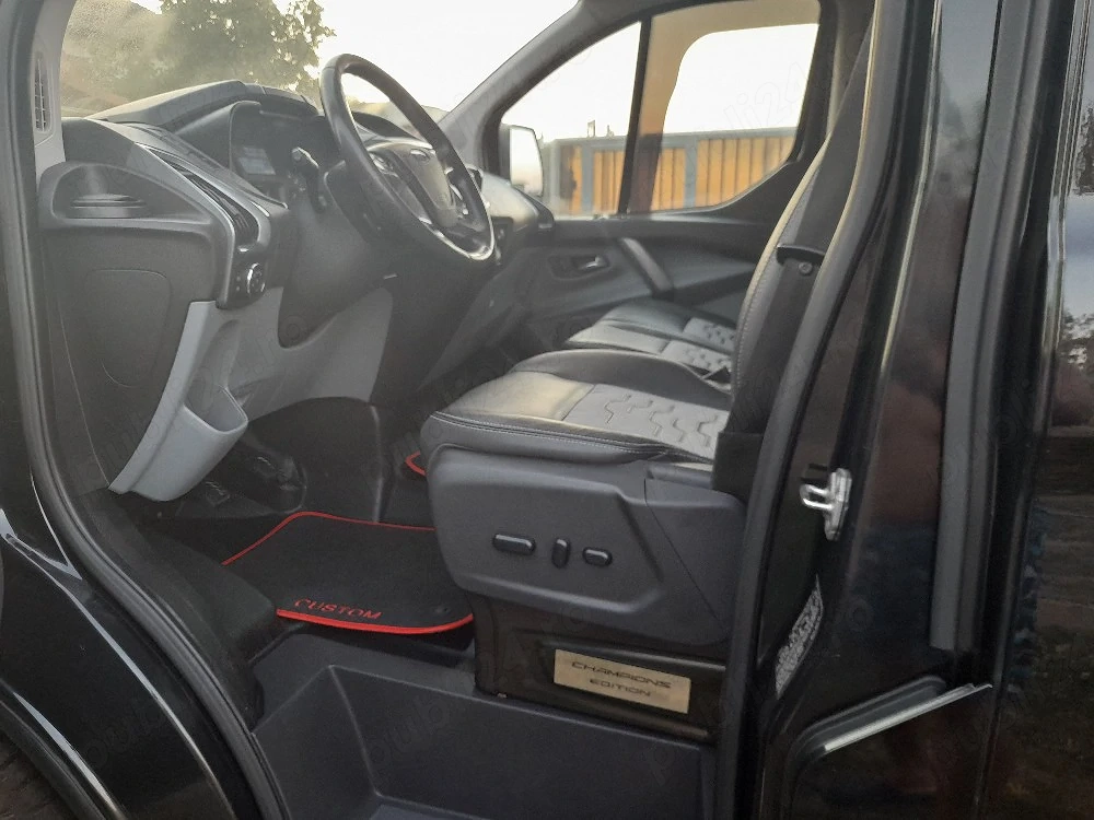 schimb Vând Ford Transit custom 