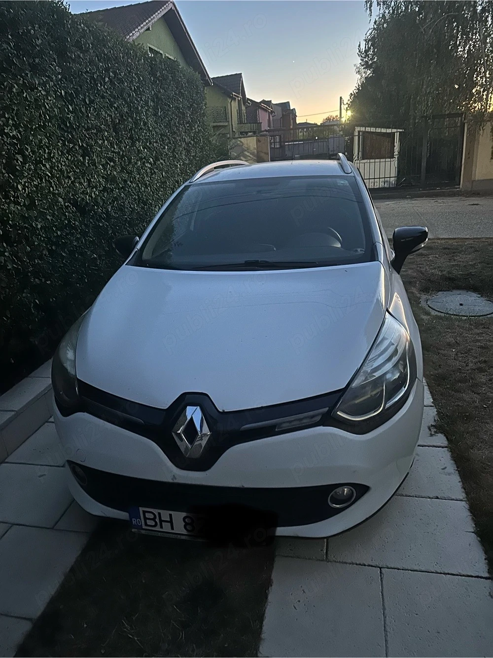 vând renault clio