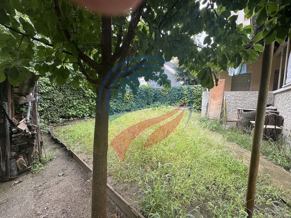 Casa si teren Ultracentral