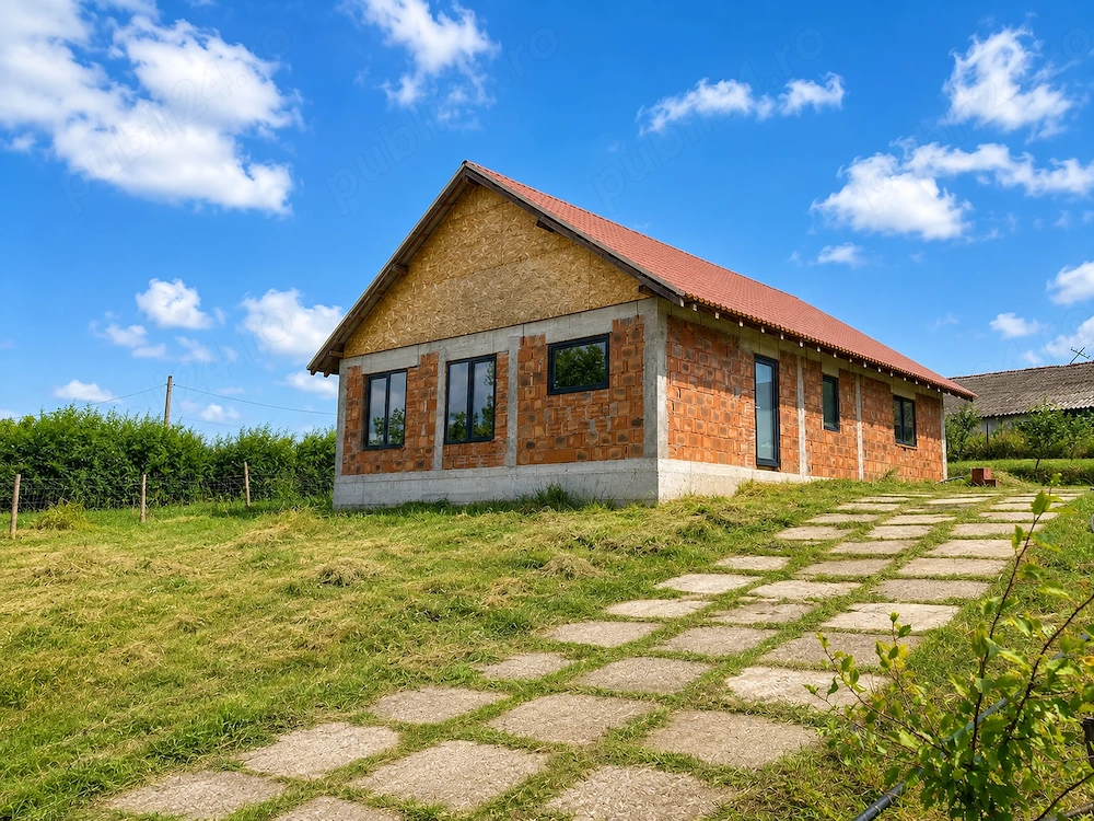 Casa de vanzare Su -103mp , teren- 1000mp sau schimb cu apartament 3 ,4 camere in Vaslui