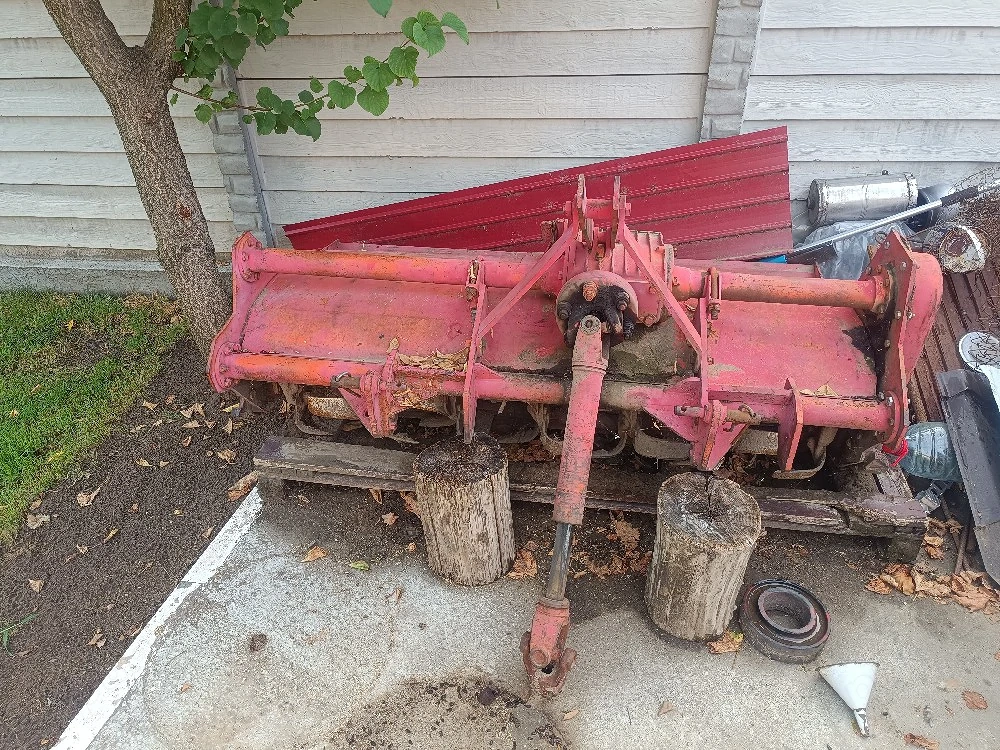 Vând freza Agrator