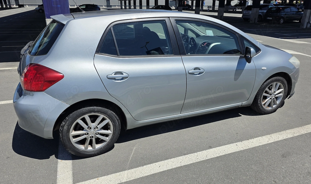 Vând Toyota Auris, 2009, 82 000 km, benzină 1.6, 124 CP