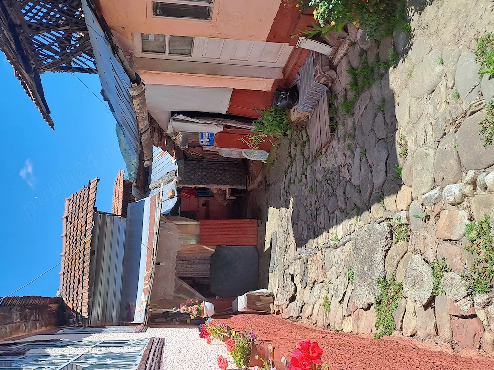 Vand Casă in com. Valea Lupului