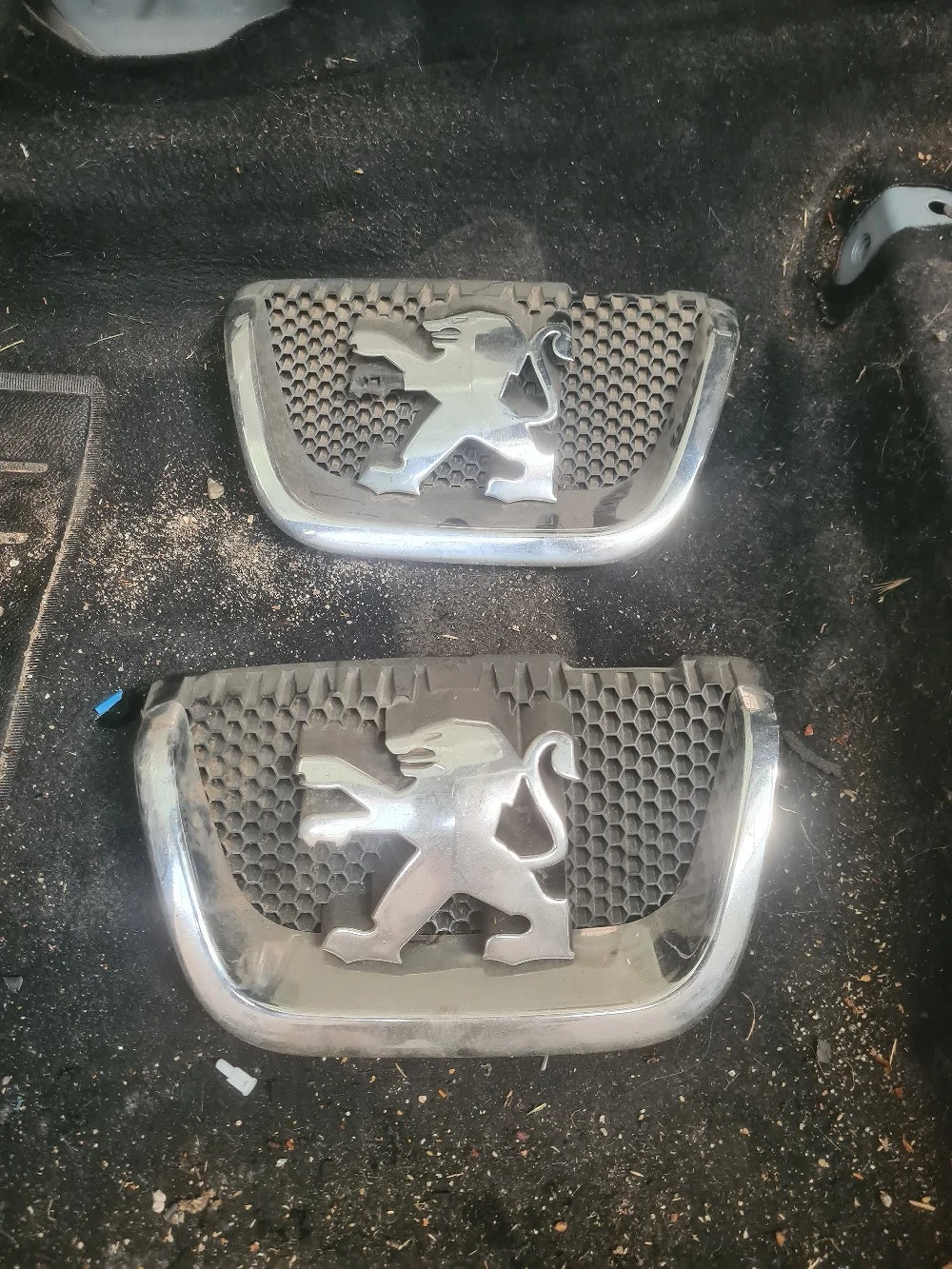 emblema Peugeot 