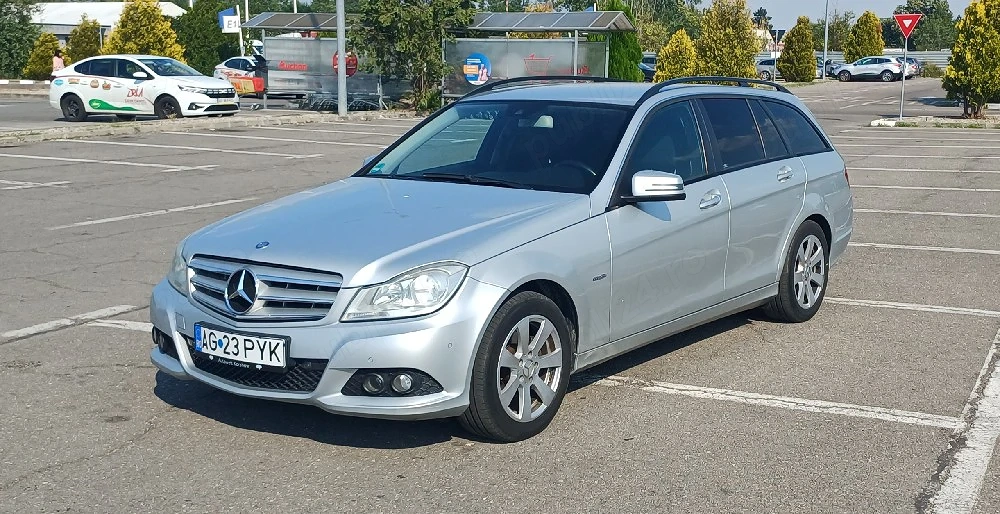 Mercedes Benz C180 156CP in stare perfecta