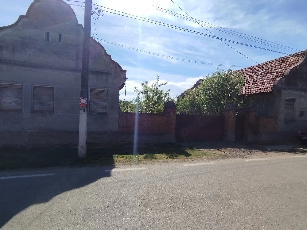 Vând casă în loc.Racovița, jud.Timiș