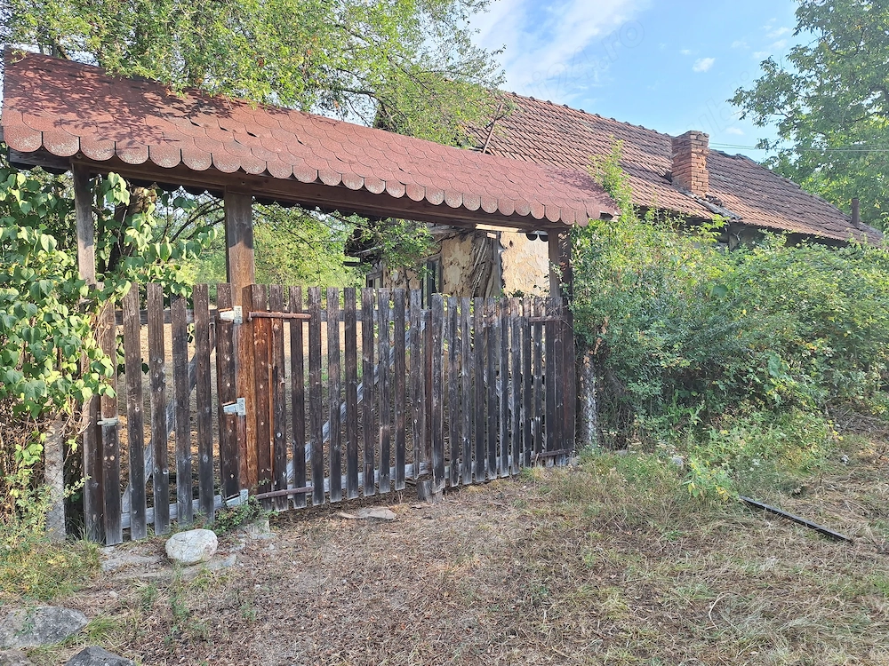 Vand teren intravilan Mustesti (com. Gurahont)