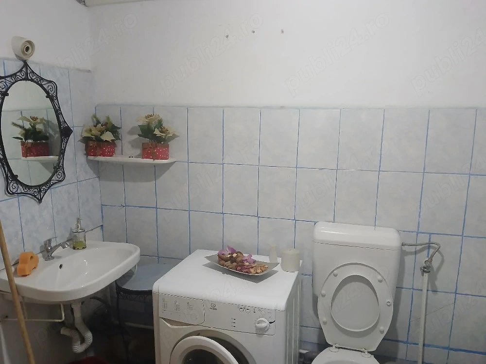 vand casa caramida,suprafata utila70mp,teren 1100mp,an1980,3camere, alimentare apa fosa septica 