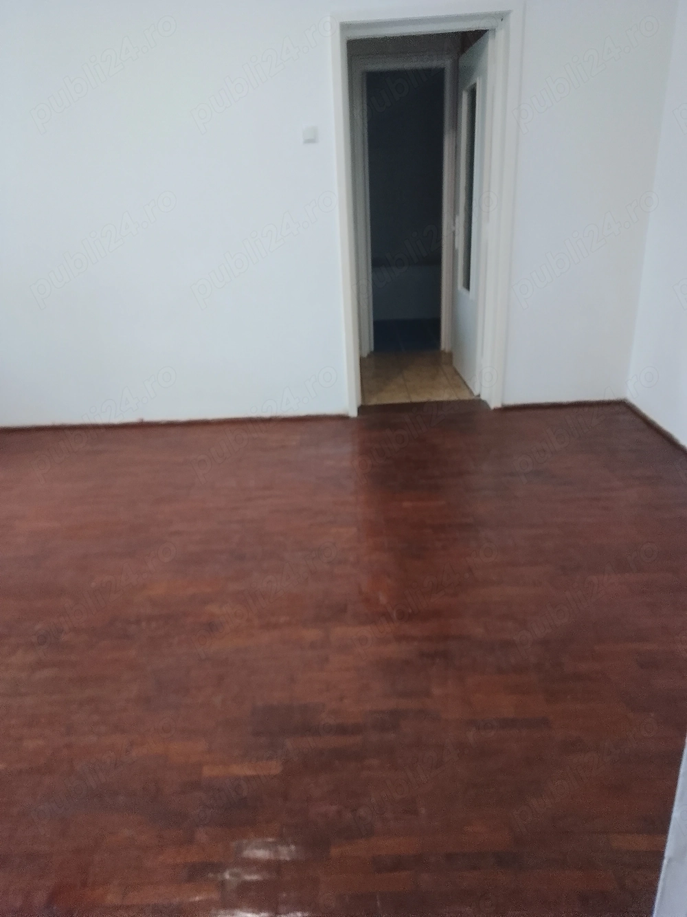 proprietar, vand apartament 3 camere  -75000 -negociabil