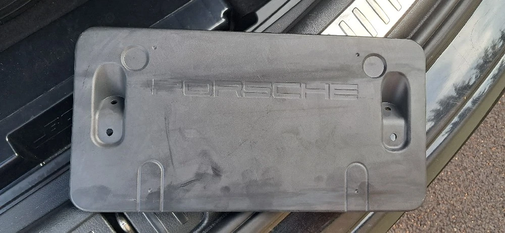 Suport număr Porsche Macan