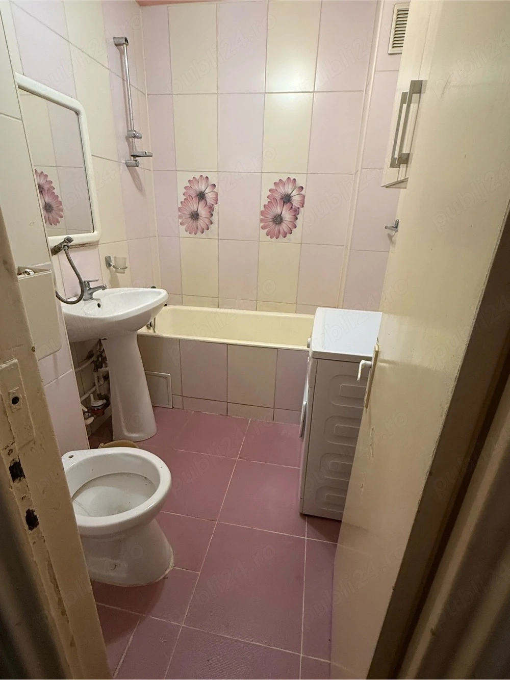 inchiriez apartament 2 camere 
