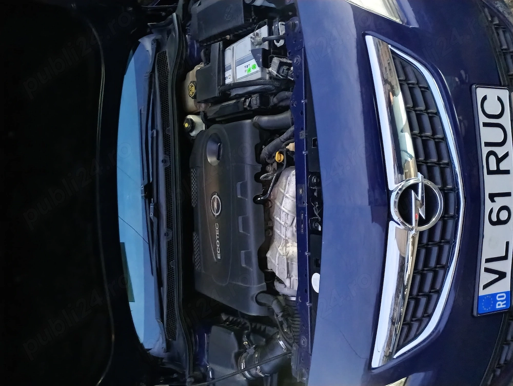 Vând  Opel Astra j