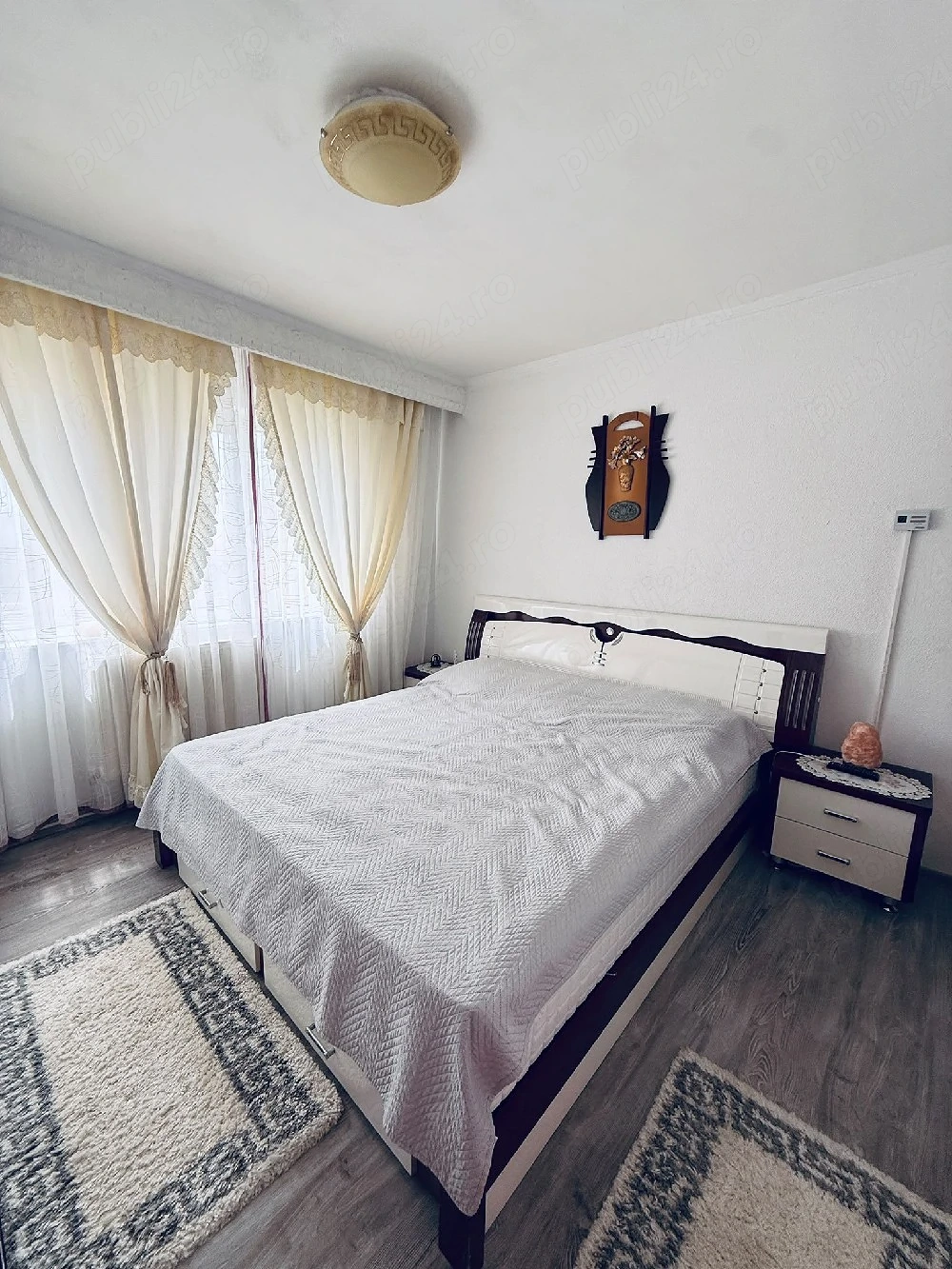 Închiriez apartament - curtea de Arges 