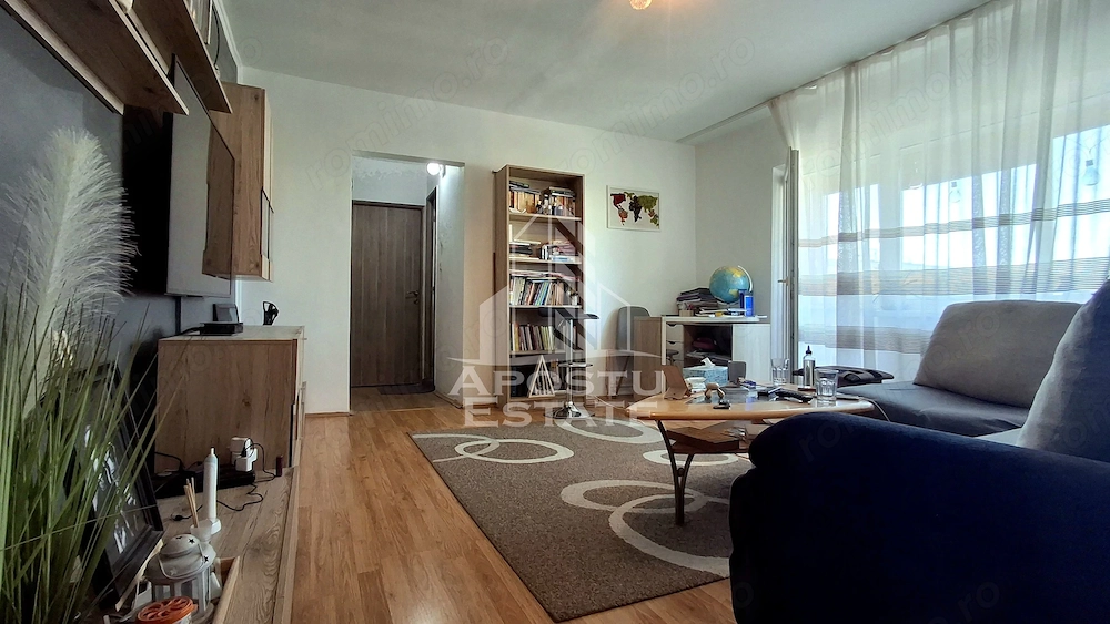 Apartament cu 2 camere de vânzare în zona Micalaca