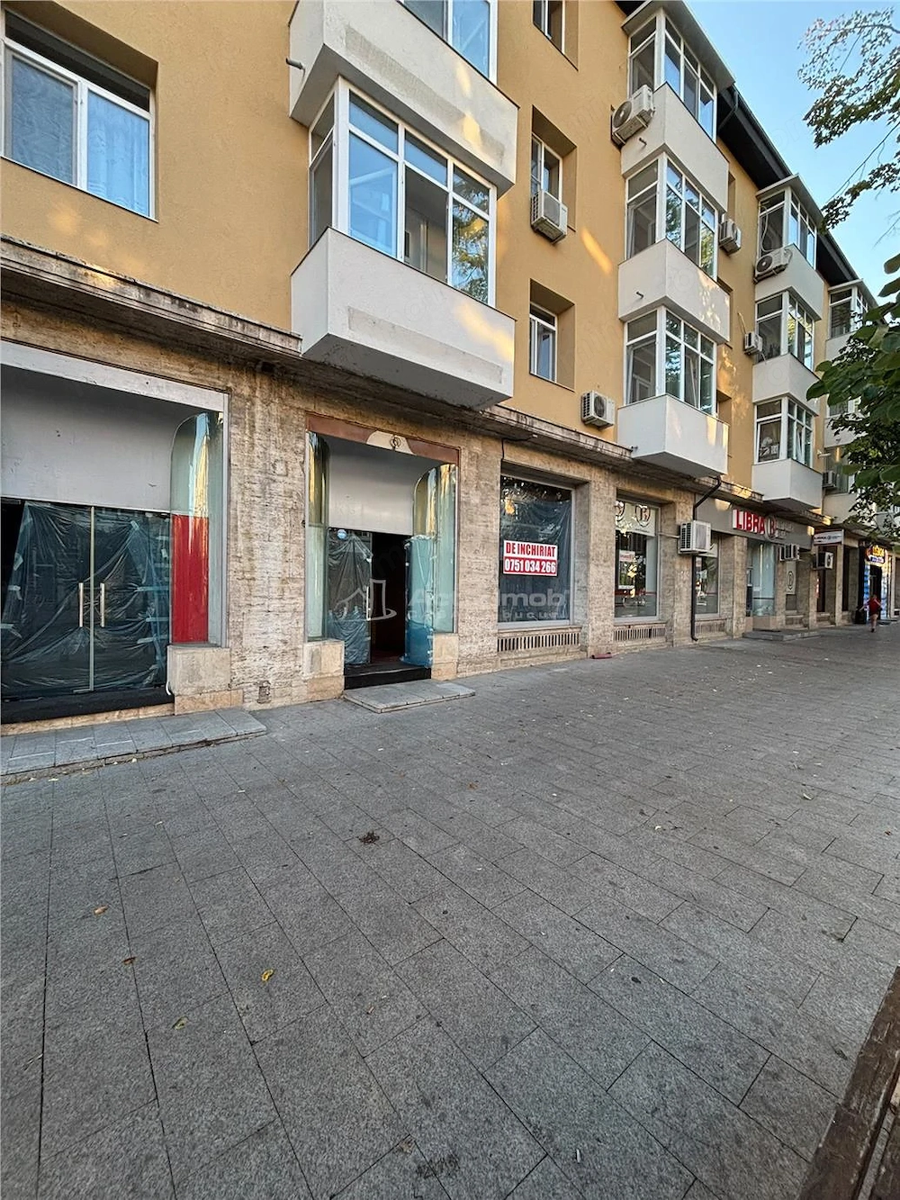 Spatiu comercial 160mp  Str Domneasca Centru
