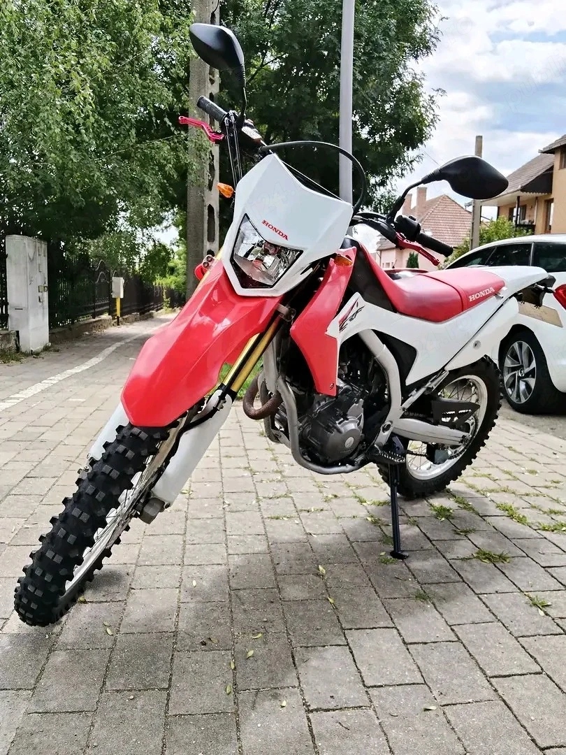 Vând motocicletă Honda CRF 250L an 2016 stare perfectă de funcționare