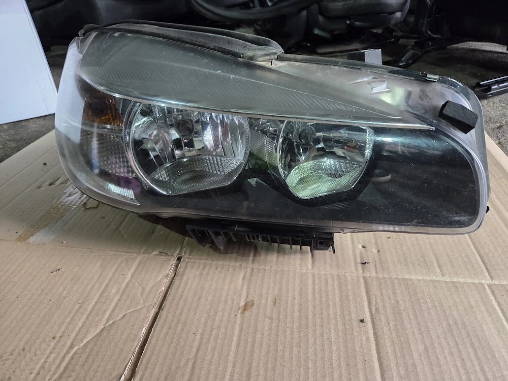 Far stanga dreapta BMW seria 2 F45 F46 cod 7422575 7422576