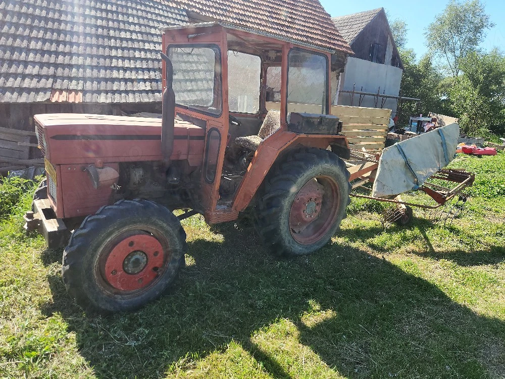 Tractor de vanzare U445