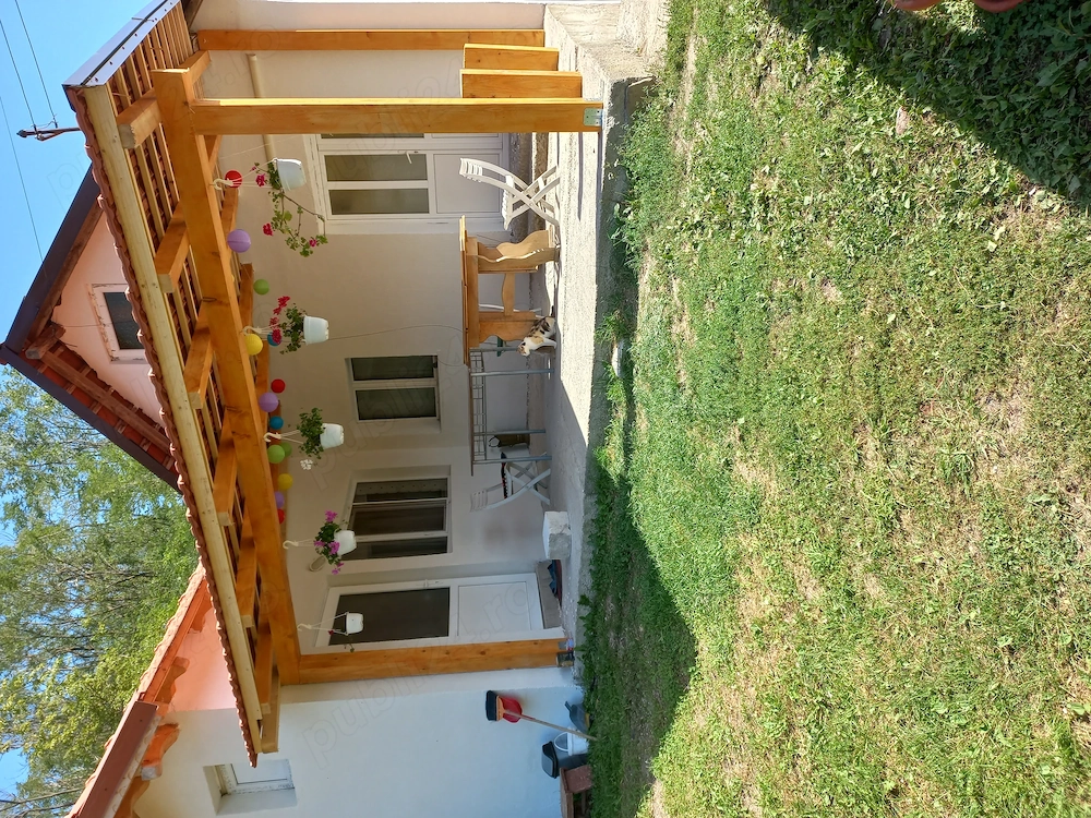 Vand casa 3 camere
