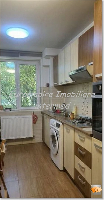 Apartament 4 camere de vanzare zona Tomis Nord
