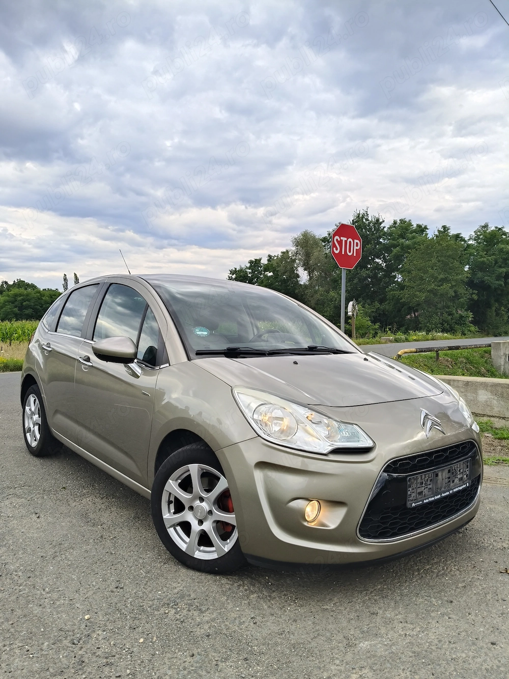 Vând Citroen C3 Exclusive 1.6 benzină 117cp euro 5 an 2010