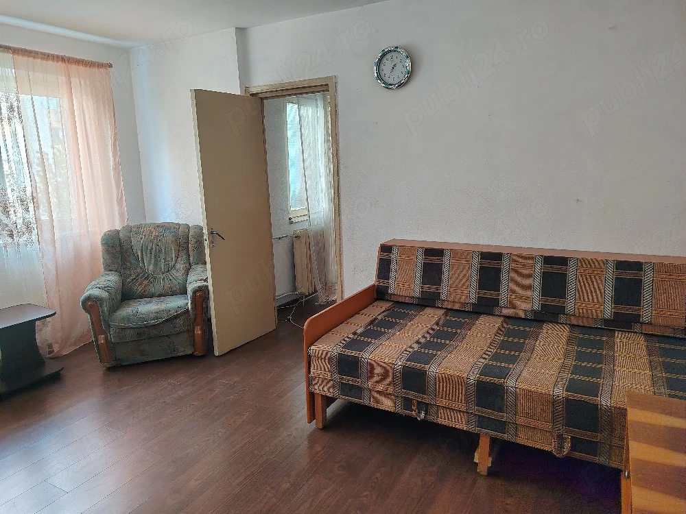 Închiriez apartament