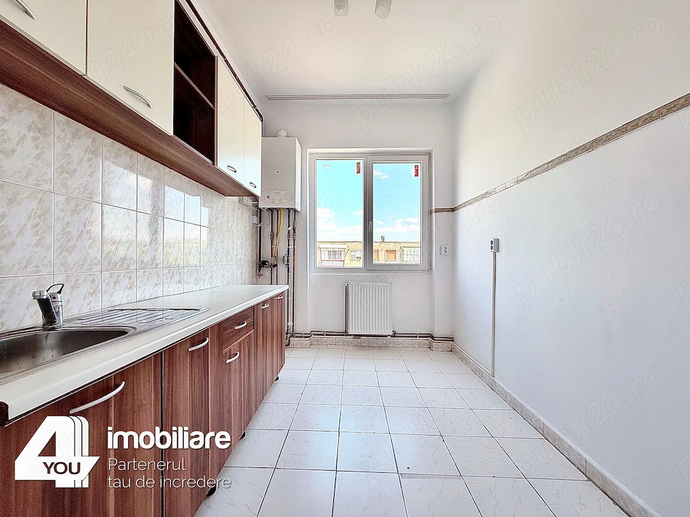 Apartament 3 camere Ineu langa Primarie ,82 mp, cu termotecă