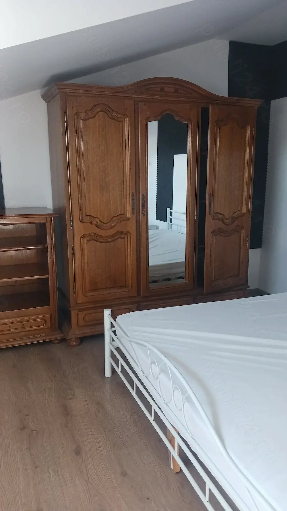 Mansardă de închiriat 