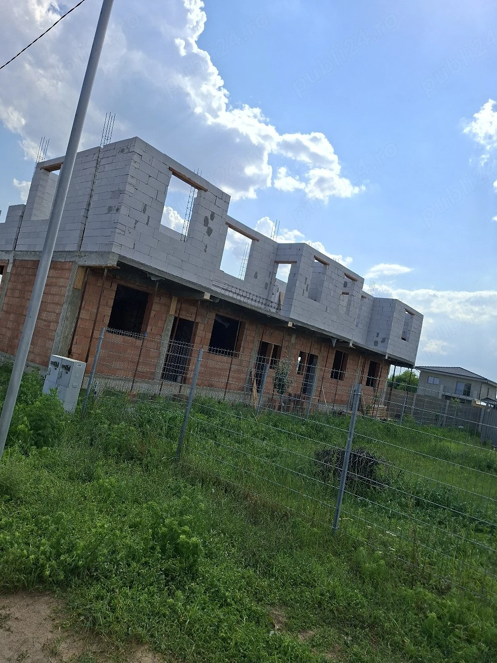 angajam oameni cu experenta in domeniul construcțiilor la rosu