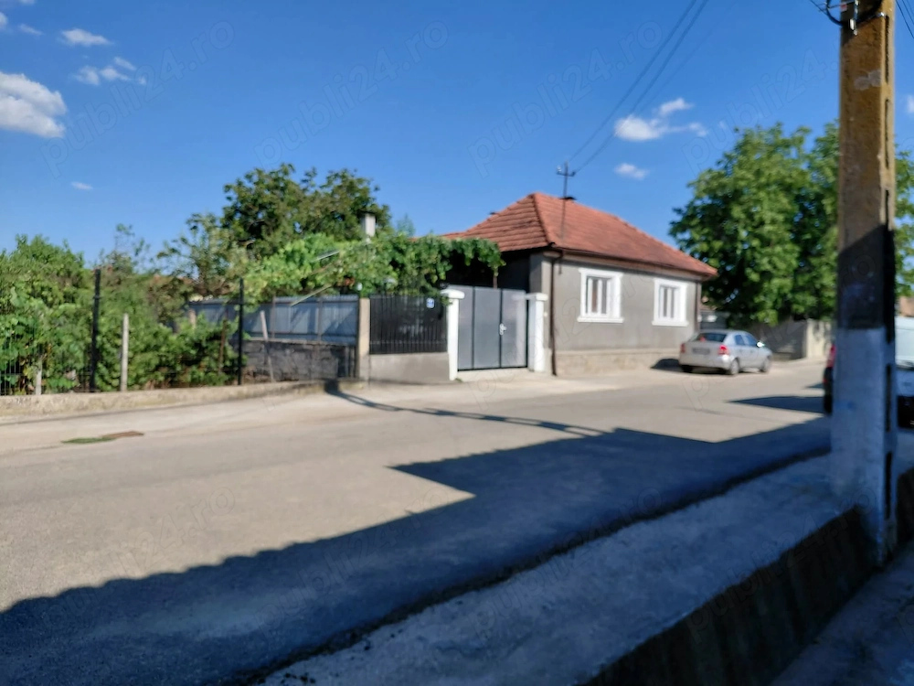 Casa de vanzare in Tinca.