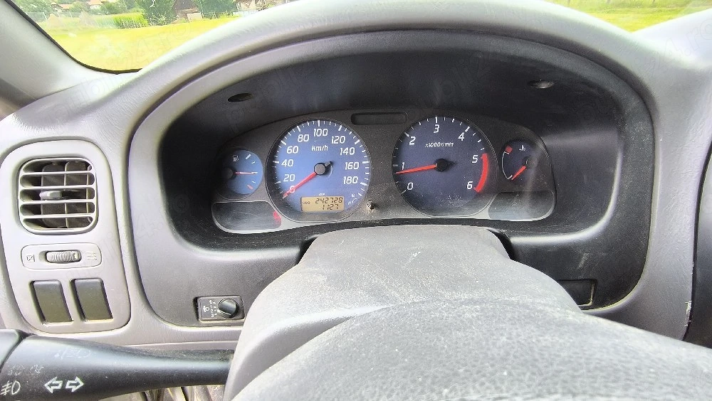 Vând nissan pickup d22 np300