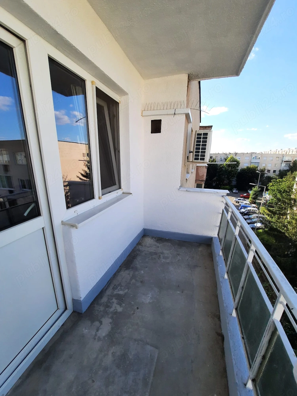 Inchiriez apartament 3 camere 
