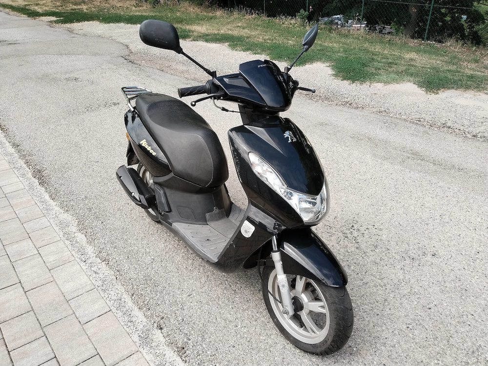 Moped Scuter Peugeot Kisbee 4 Timp Fabricatie 2013