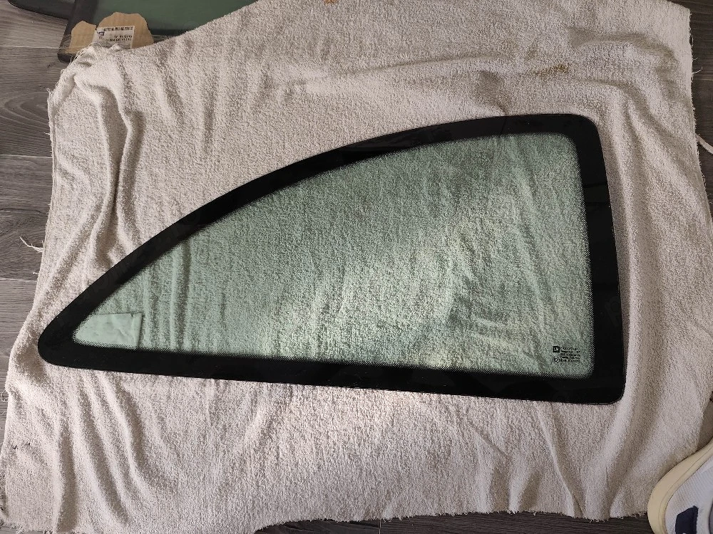 geam fix dreapta spate Opel Corsa C 3 usi