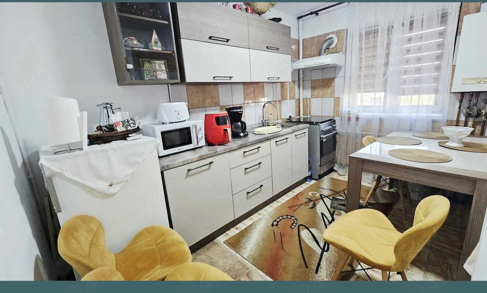 Vand apartament 2 camere, decomandat-et 3, str NicolaeTitulescu