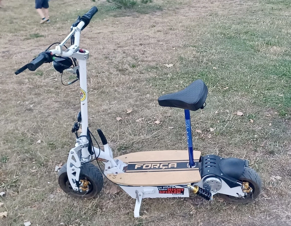 Trotinetă electrică performantă