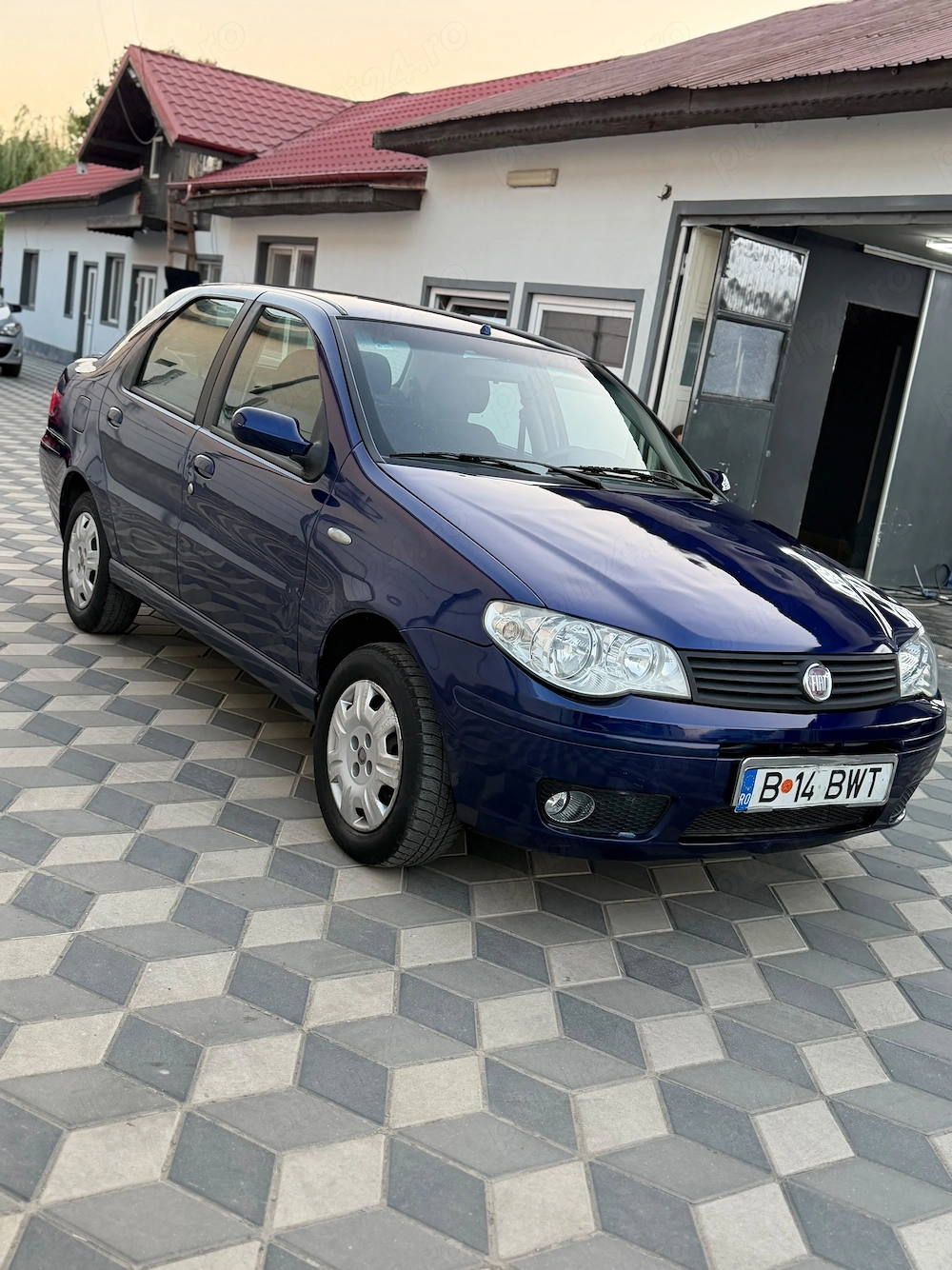 Fiat Albea 2009 luna 10.Unic Proprietar.Versiunea Full-14 benz. 65000km!Pret 1250 Eur