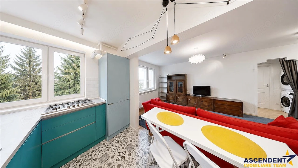 Vedere spre gradina, decomandat si renovat, Centrul Civic, Brasov