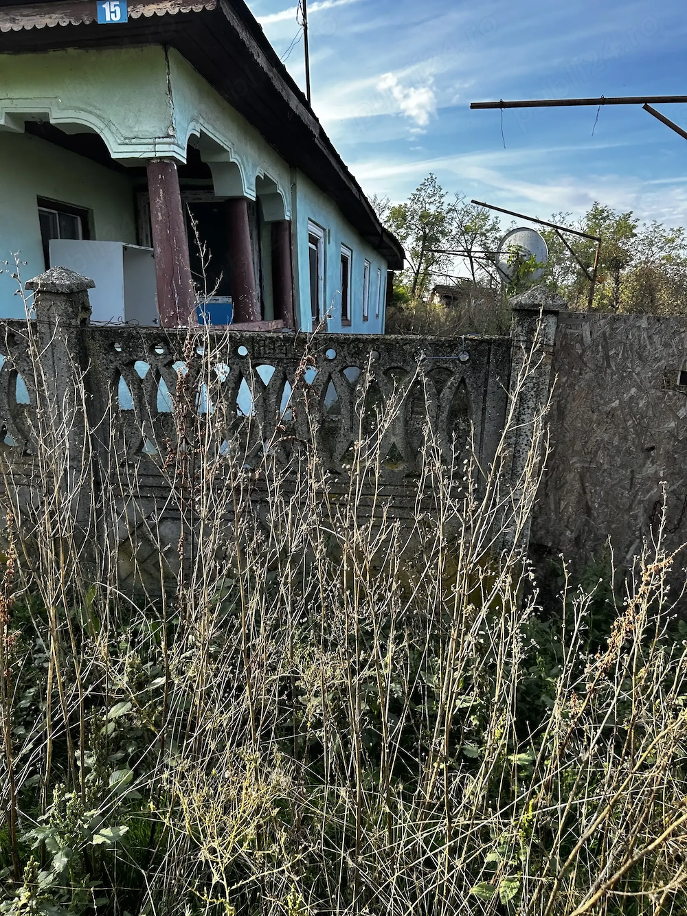 VAND TEREN cu casa bătrânească la sat  60 Km de Bucuresti  Draganesti-Vlasca-Sat Comoara  