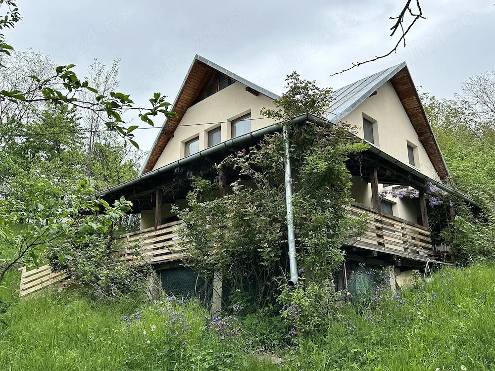 Casa cu 5 camere si teren 3090mp de vanzare