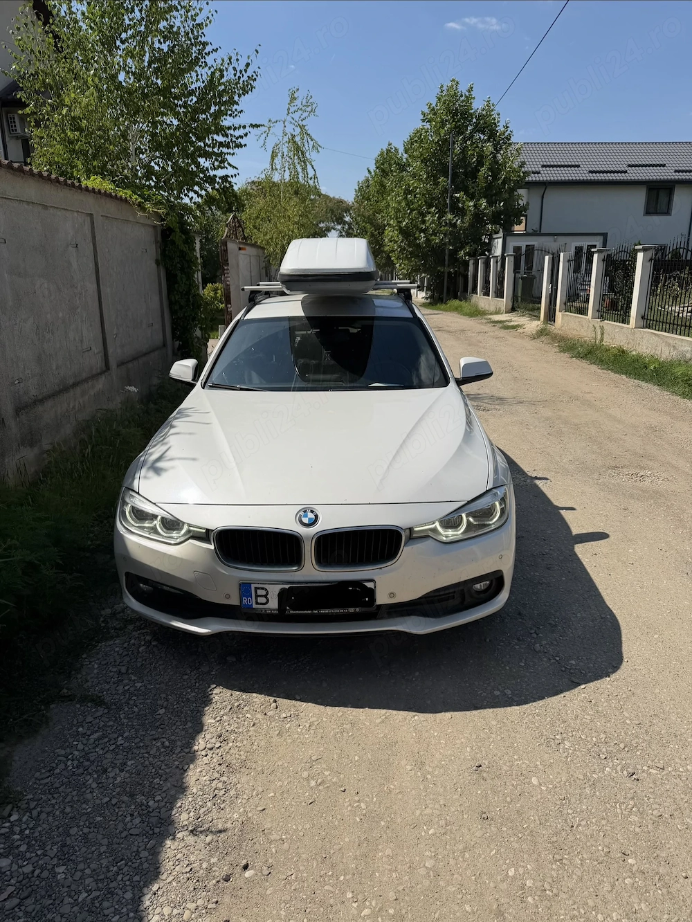 BMW 320 mașina personală 