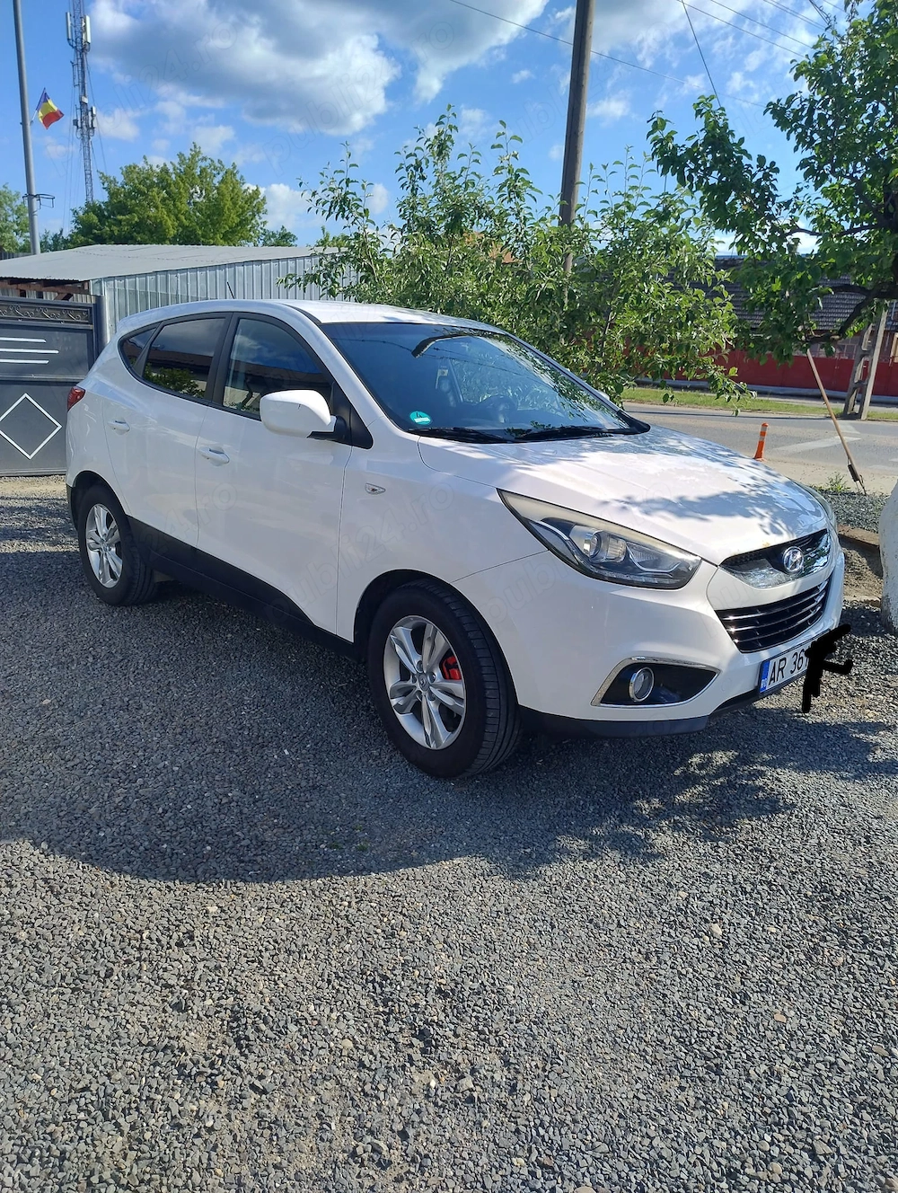Vând Hyundai ix35, an 2014, benzina 1,6, km reali 292900.