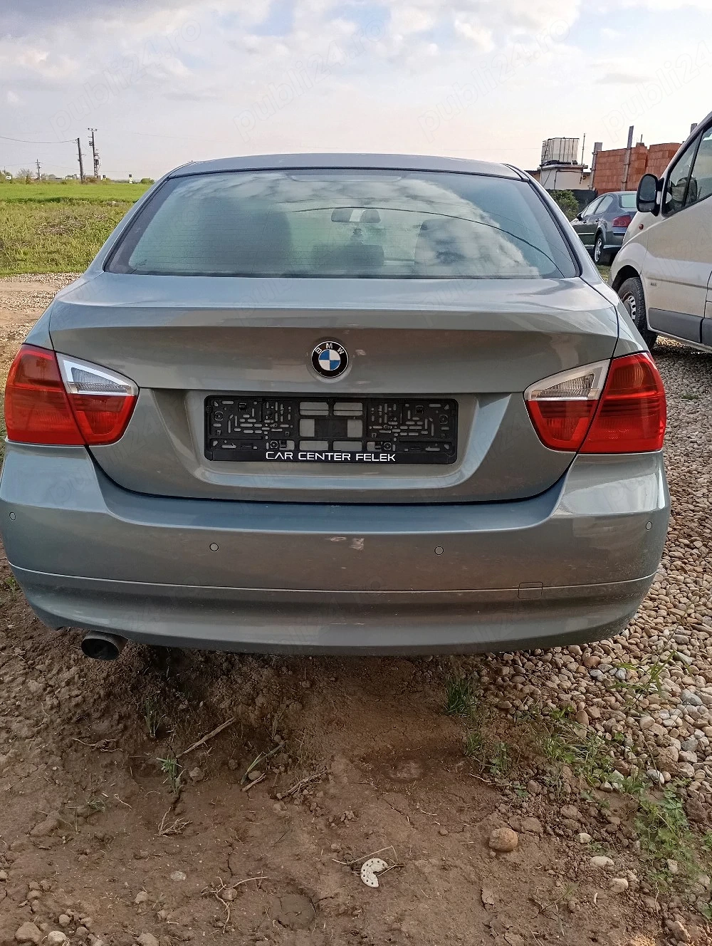 Vînd  e90 