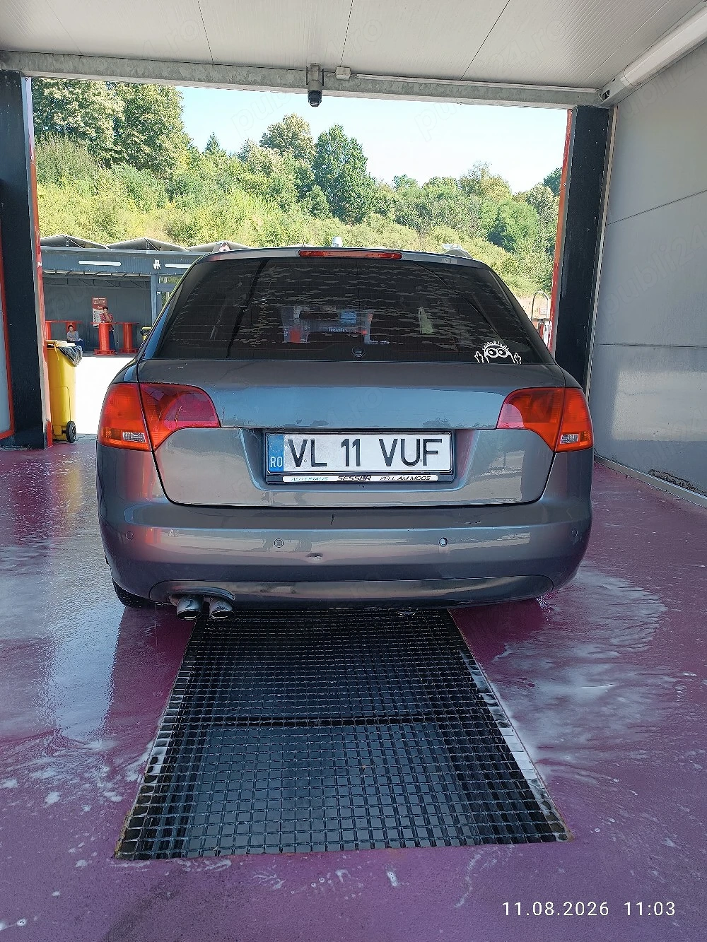 Audi A4...