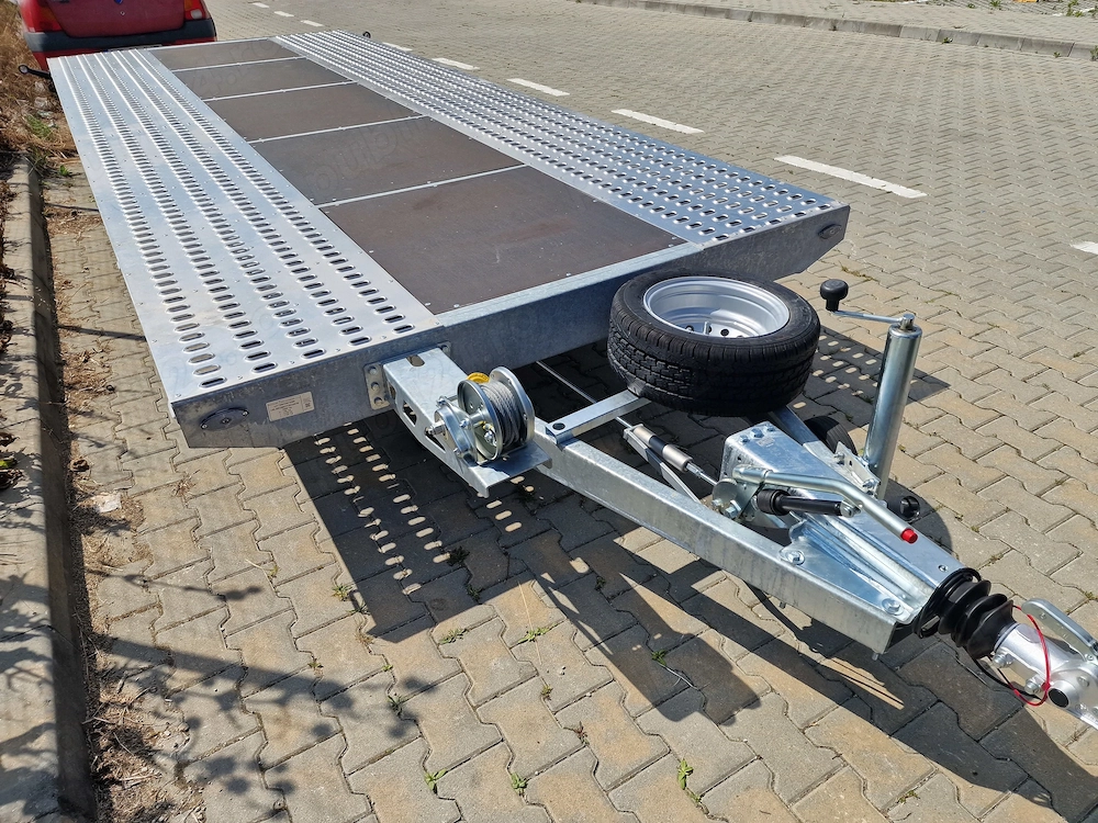 De inchiriat platforma auto 3,5t, 5m 2.1m remorca 750 kg basculabila