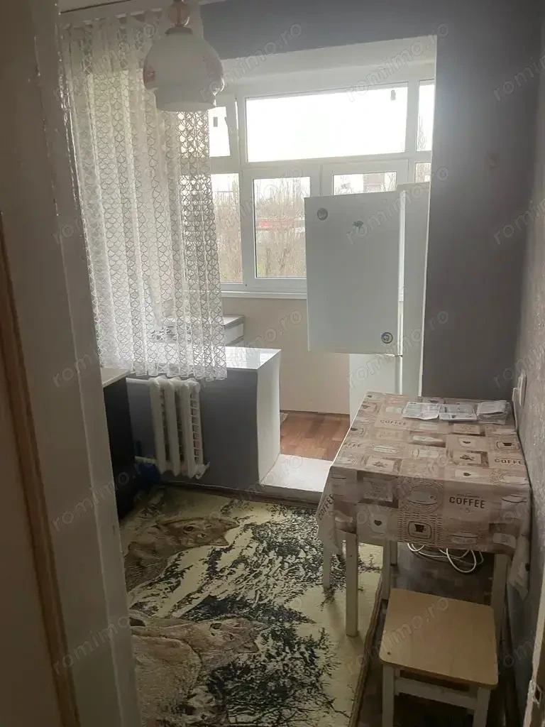De vanzare garsoniera zona Calea Sagului