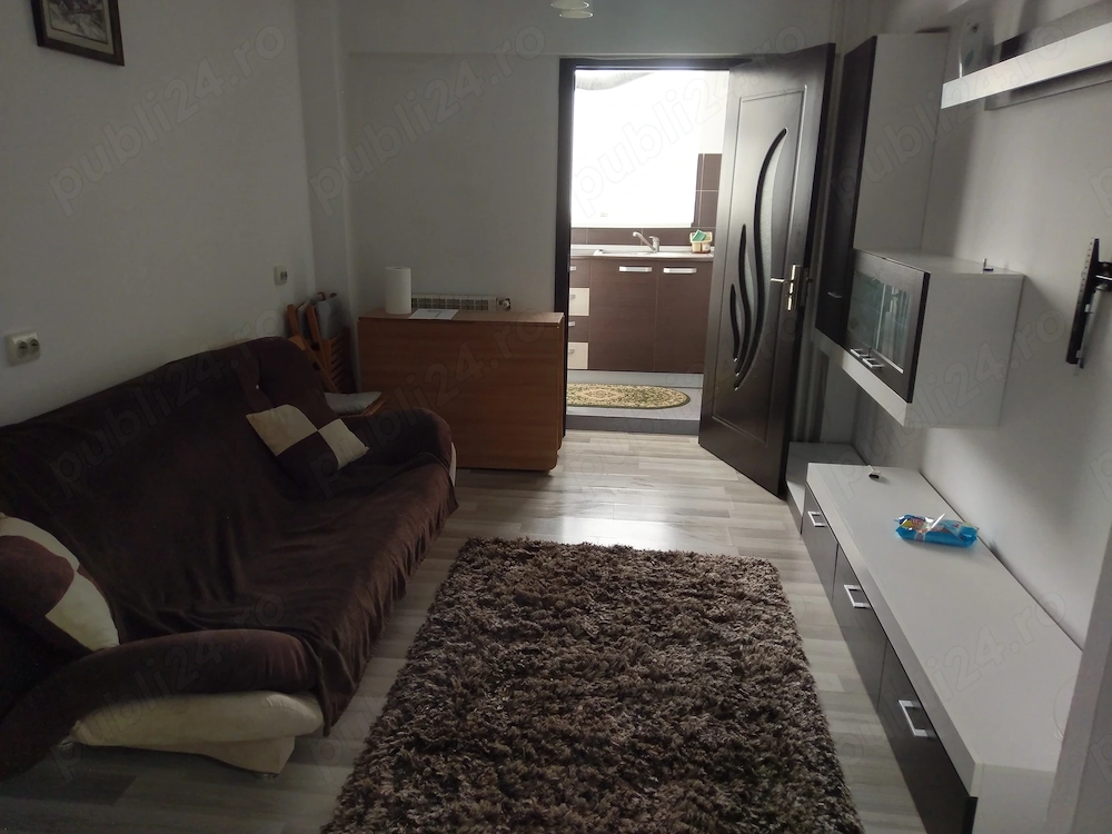 Închiriere apartament 3 camere, strada Stefan cel Mare, potrivit pentru o familie!