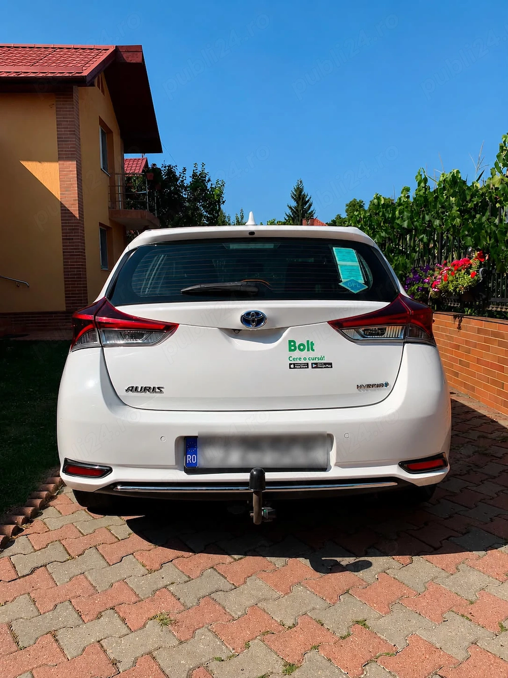 Vand Toyota Auris an 2018 hibrid
